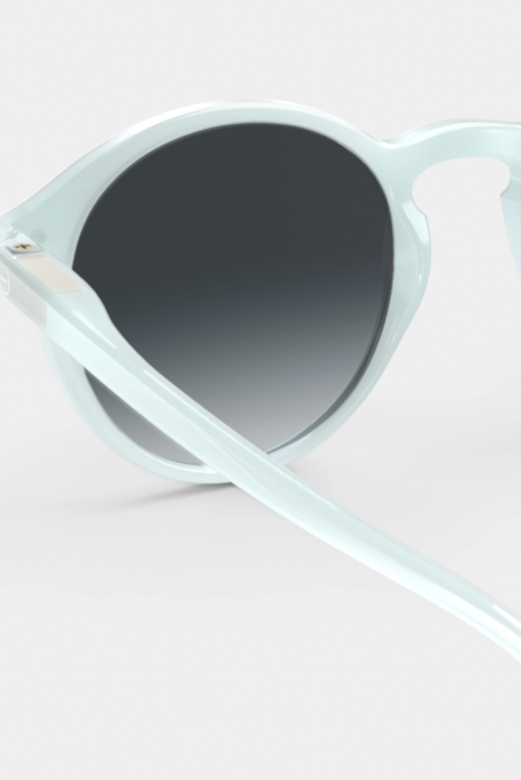 The iconic sunglasses top