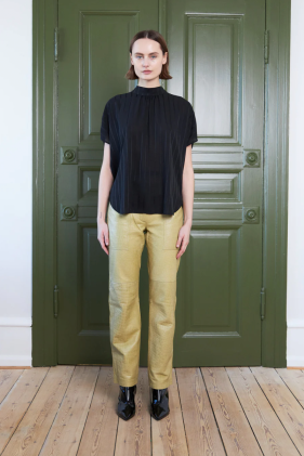 Merel Top With Neck Tie Band - Black