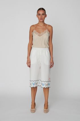 Coloured Embroidered Oversized Shorts - Off White